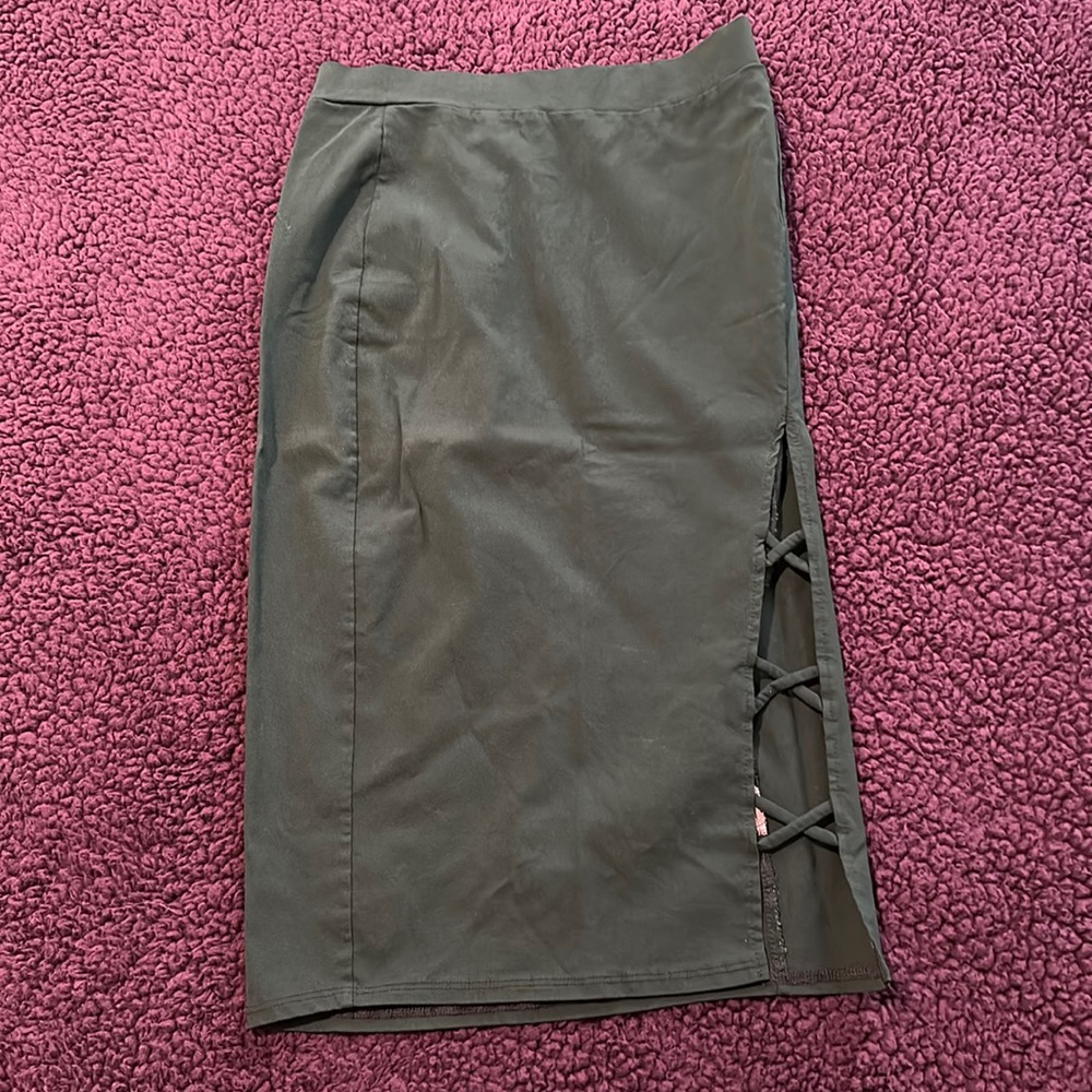 Sexy Emerald Green Pencil Skirt w/ Slit!